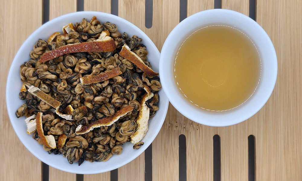 Great Tea's Golden Spiral Dianhong Black Tea with Tangerine Peel